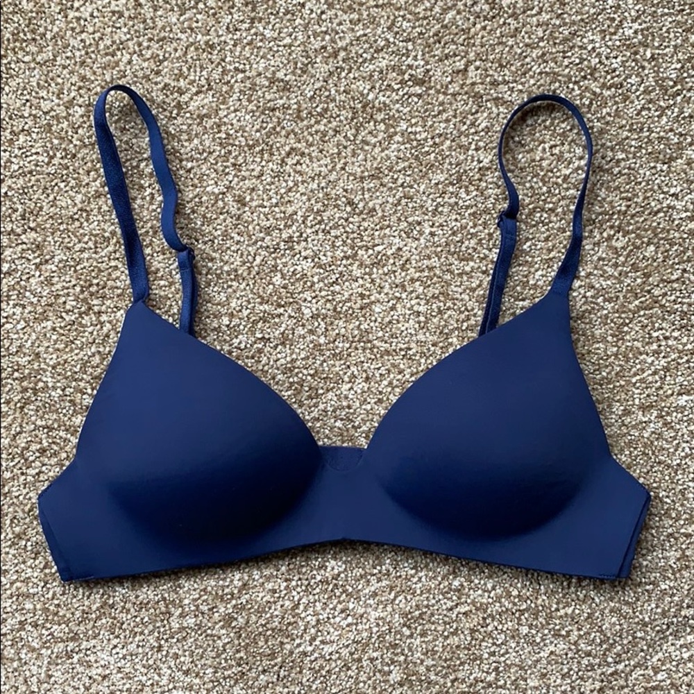 victoria’s secret t-shirt wireless bra